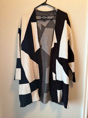 Oliver.o Black White Abstract Cardigan Size M Open Front